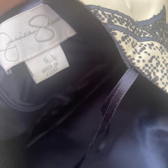 Jessica Simpson - Picture 2 of 4